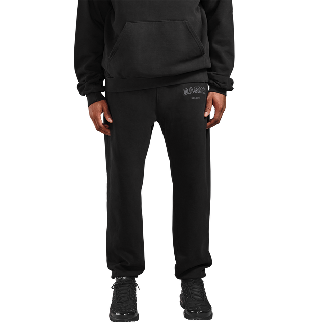 NoPDP - hover Jenry is 6’0 wearing size L sweatpants.