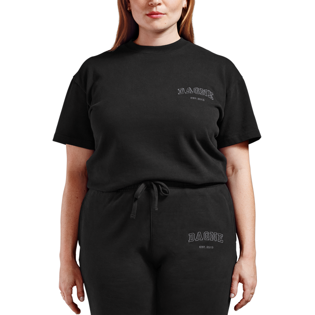 NoPDP - hover Stella is 5’7 wearing a size M t-shirt.