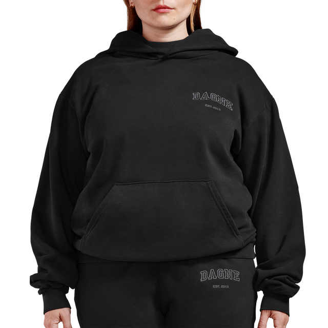 NoPDP - hover Stella is 5'7 wearing a size M sweatshirt.