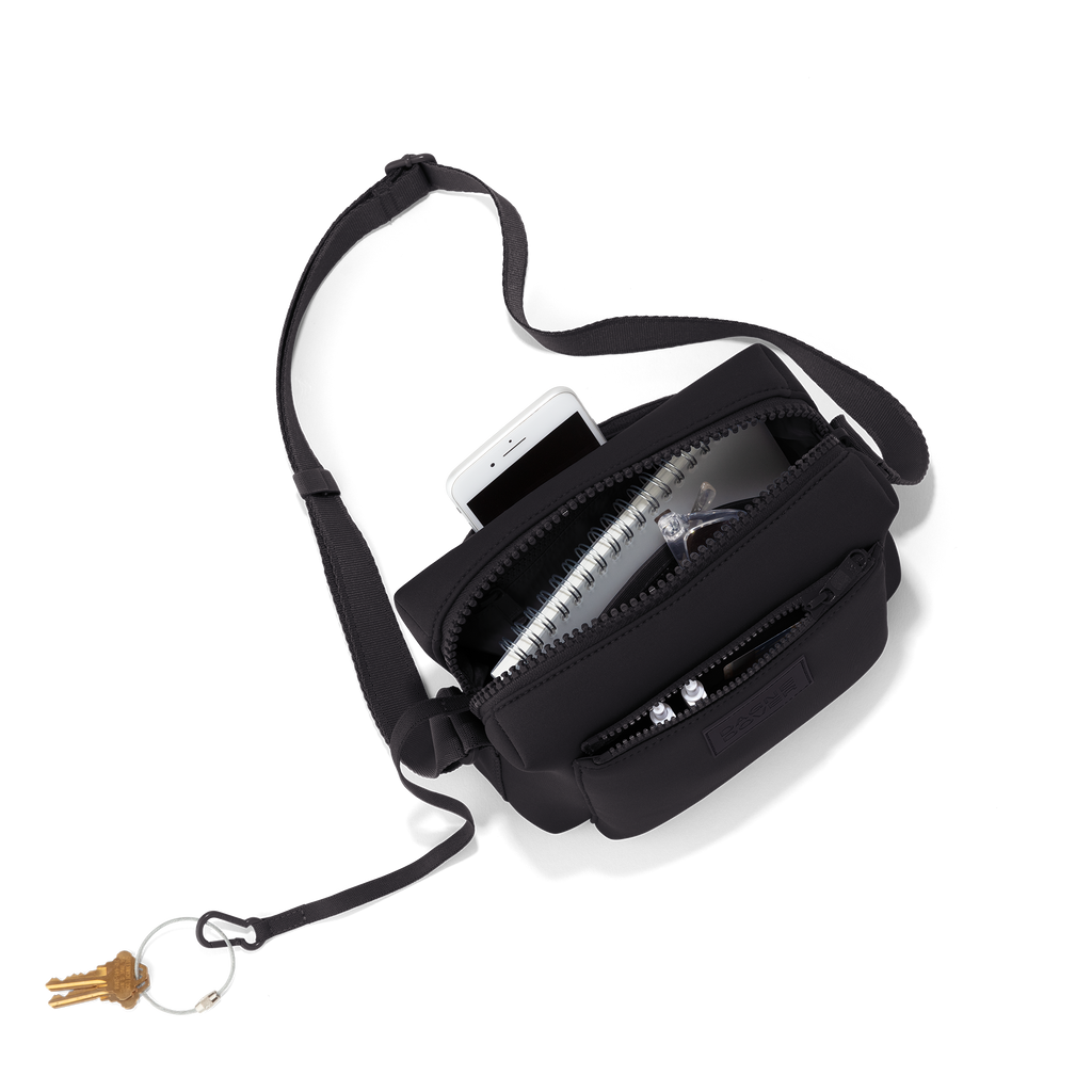 ★関税・送料込み★Dagne Dover★ミカクロスボディバッグ Neoprene Crossbody Bag | Water-Resistant Crossbody Bag