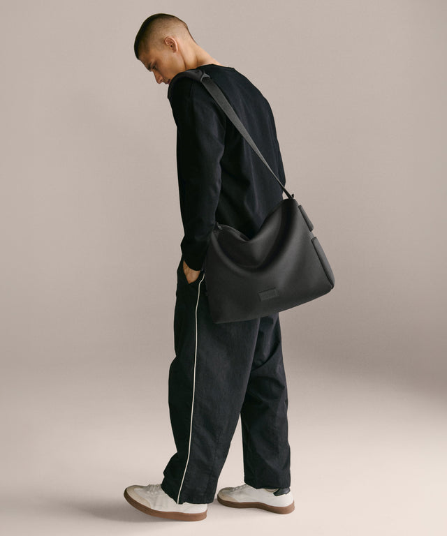 Enzo Messenger Bag in Onyx