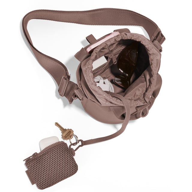 hover Dagne Dover Nico Bucket Bag in Dune, topdown.