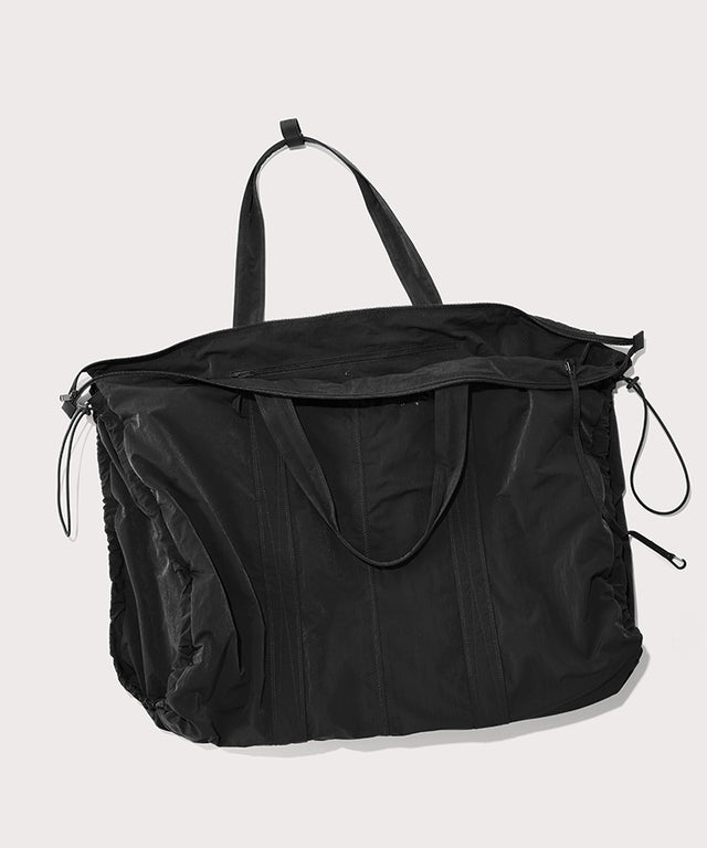 Super Soft Gigantic Tote in Onyx