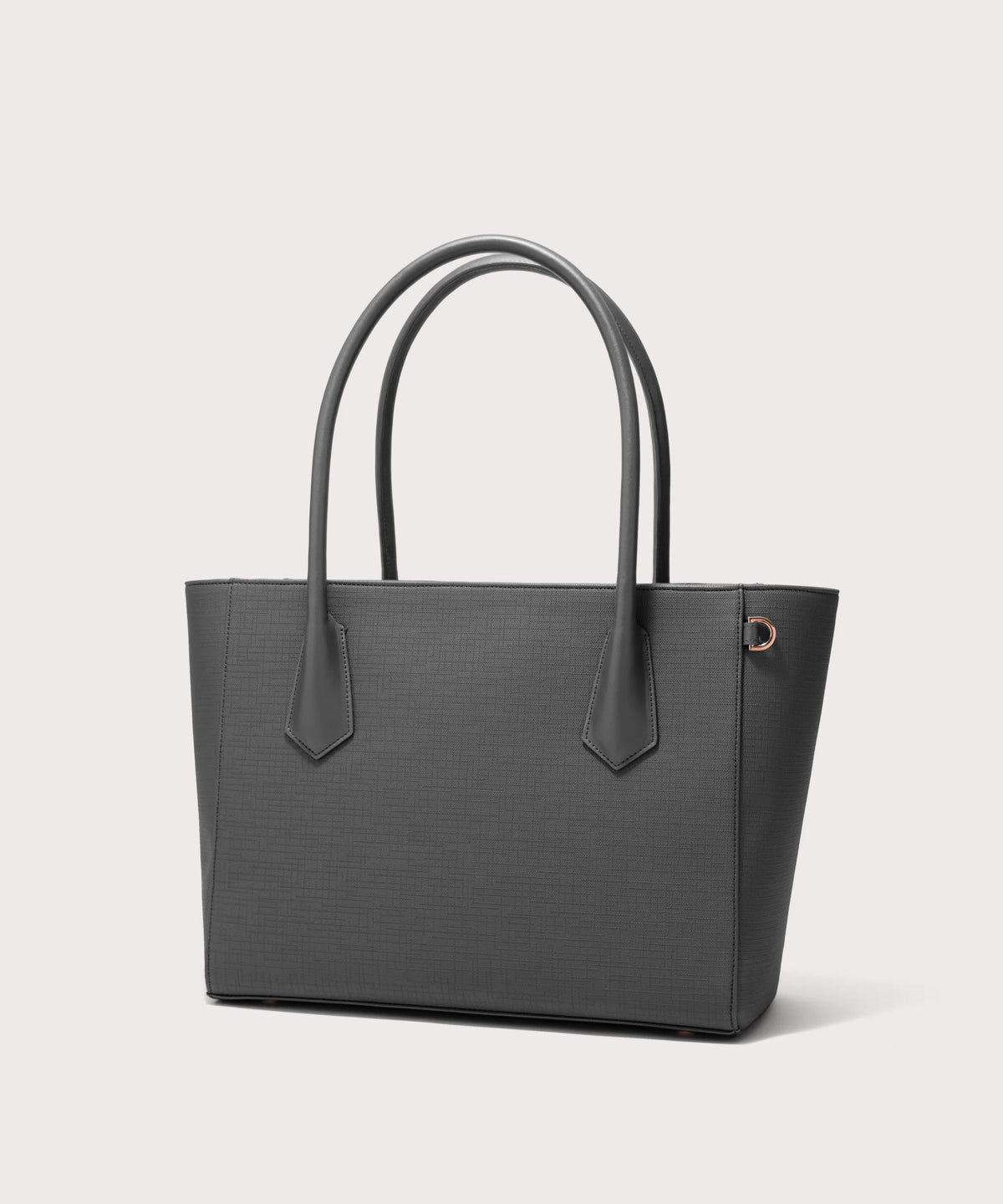 dagne-2025-Signature_LegendTote_Graphite_angle