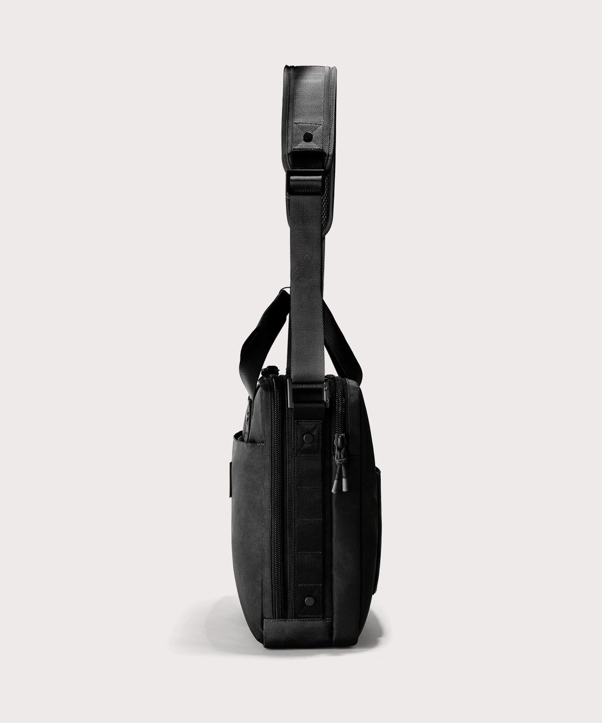 Berlin Travel Brief in Onyx