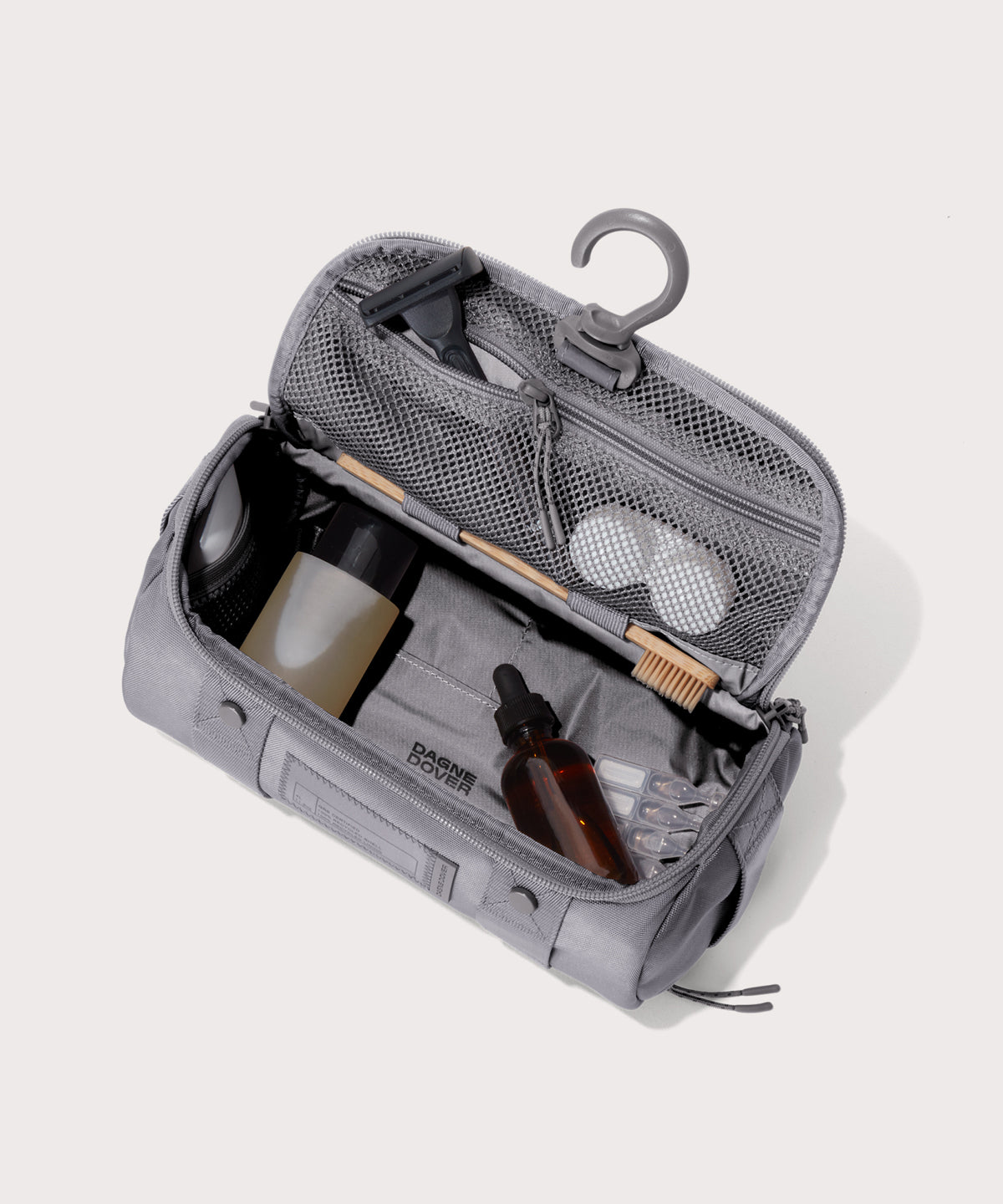 Seoul Dopp Kit in Ash, Large