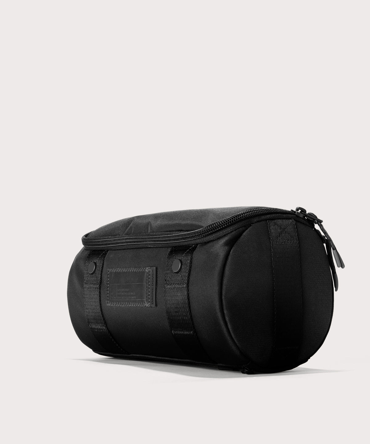 Seoul Dopp Kit in Onyx, Large