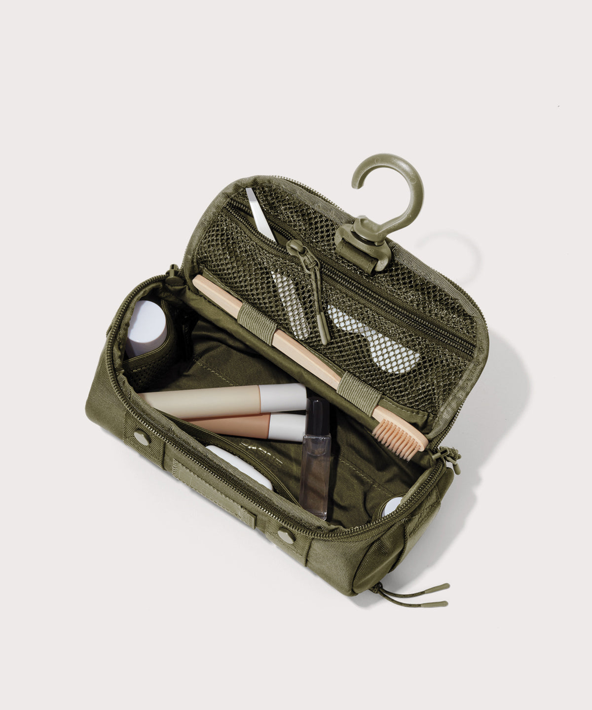 Seoul Dopp Kit in Dark Moss, Small