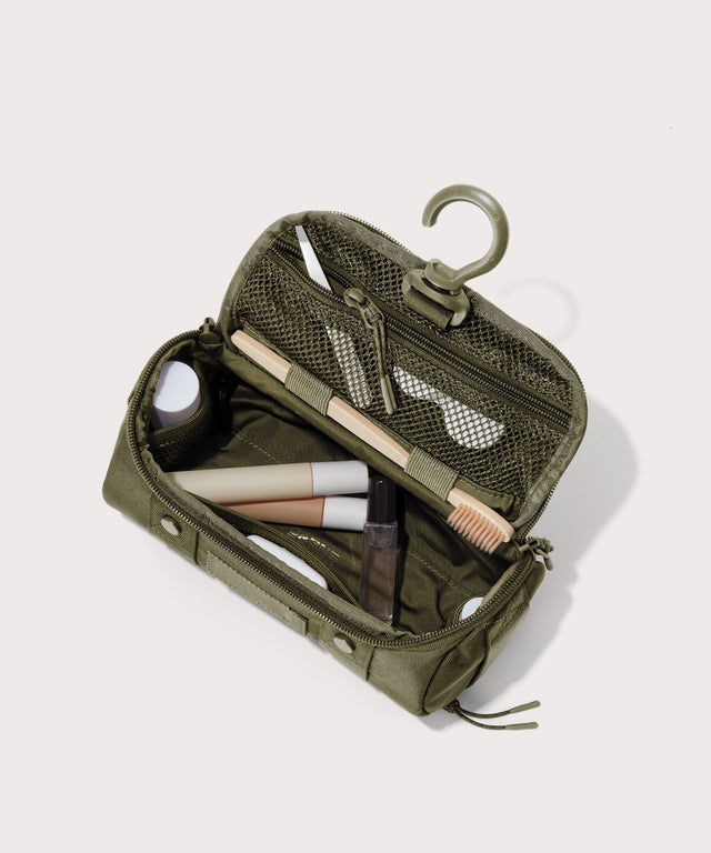 Seoul Dopp Kit in Dark Moss, Small