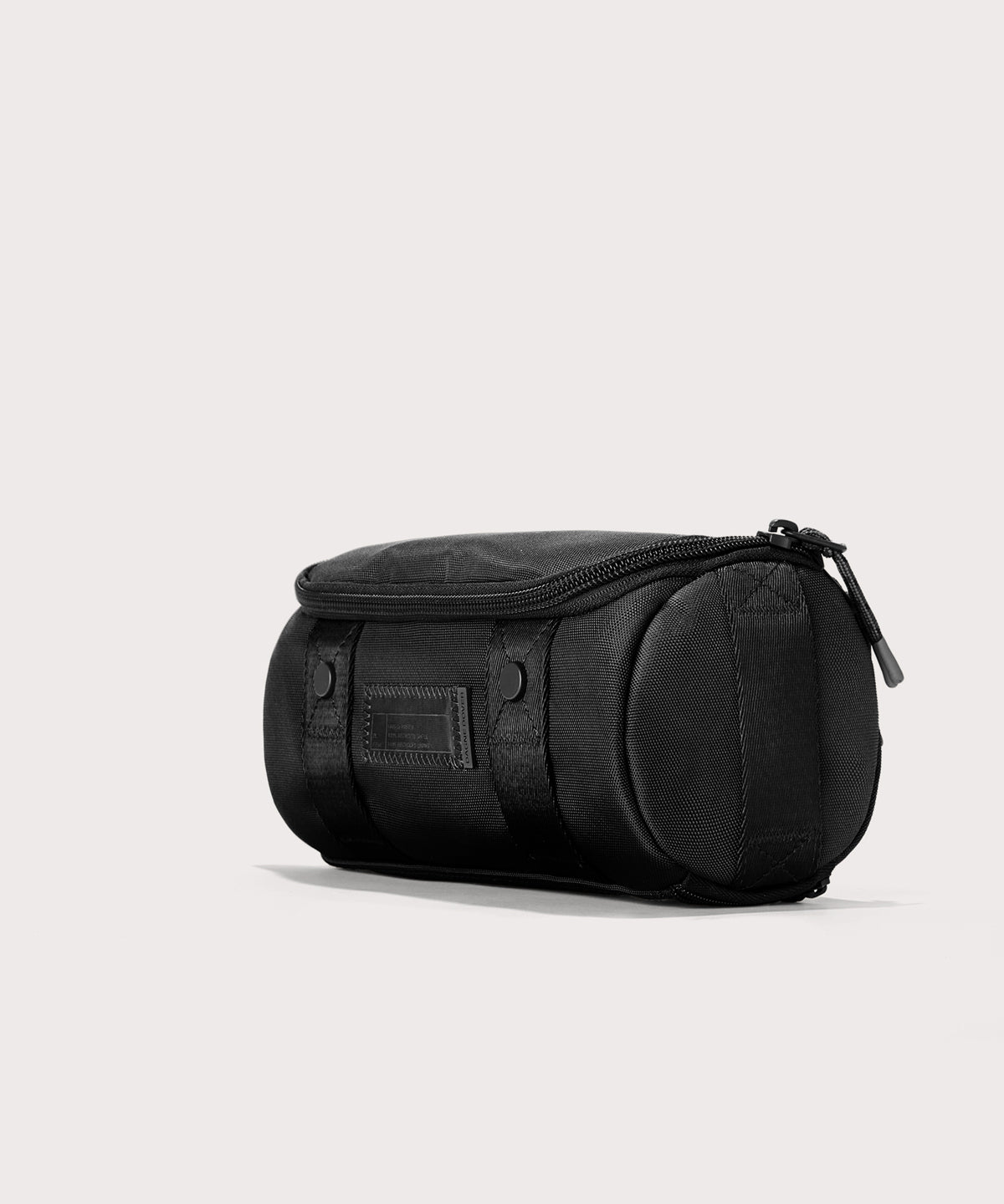 Seoul Dopp Kit in Onyx, Small