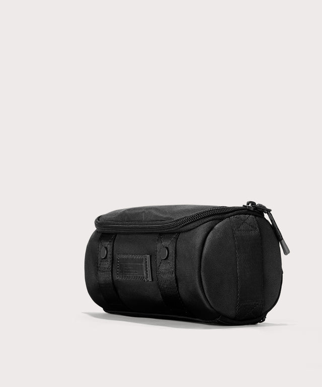 Seoul Dopp Kit in Onyx, Small