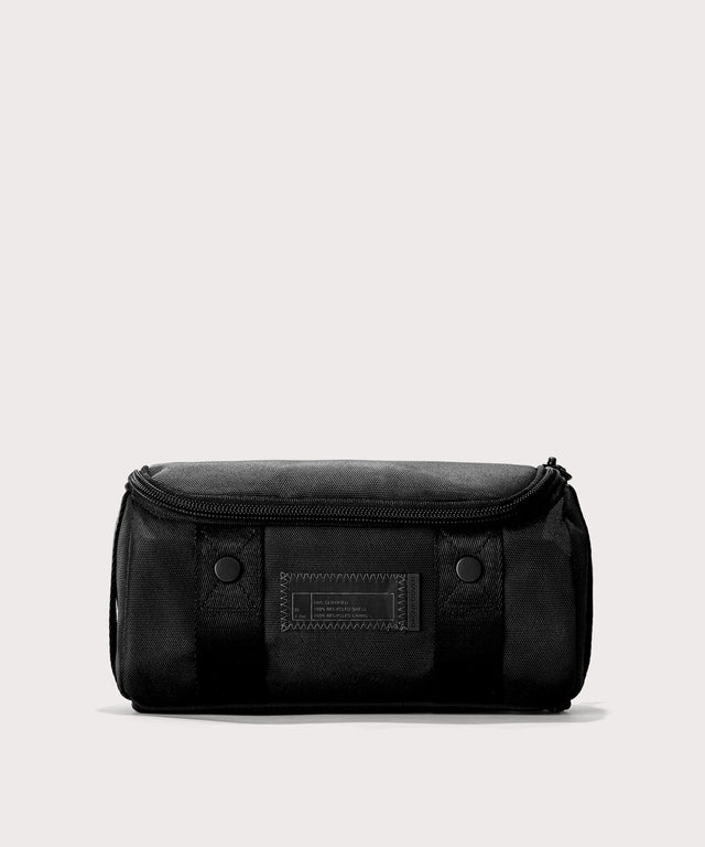 Seoul Dopp Kit in Onyx, Small