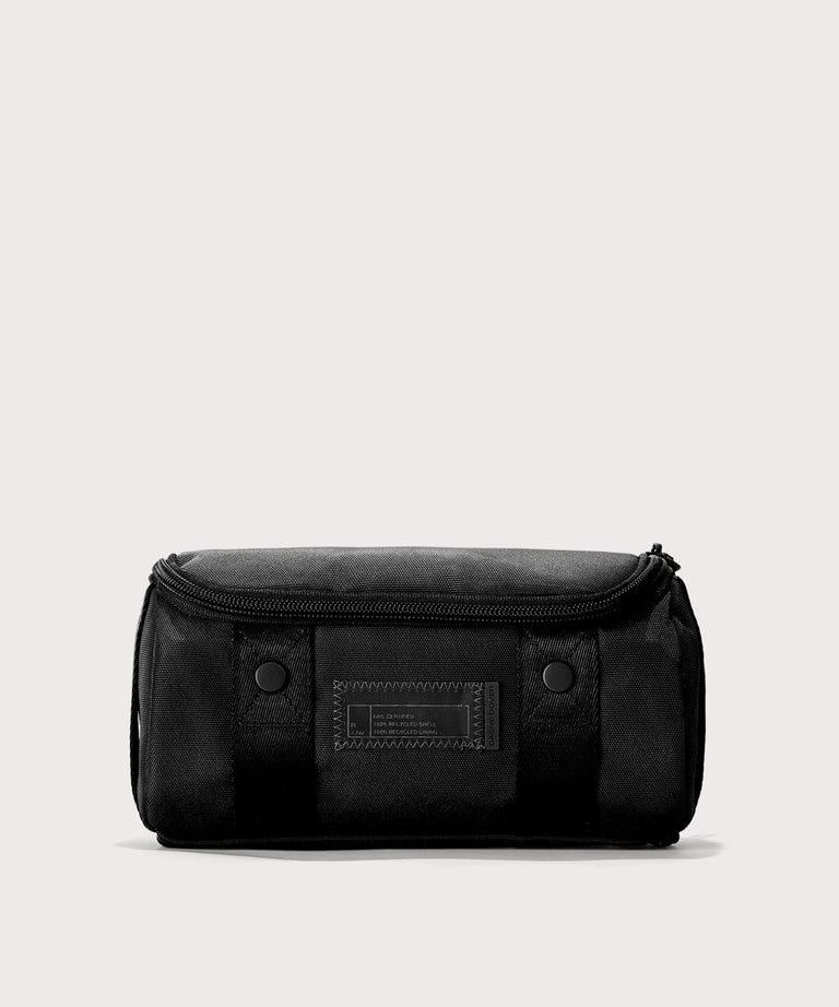 Seoul Dopp Kit in Onyx, Small